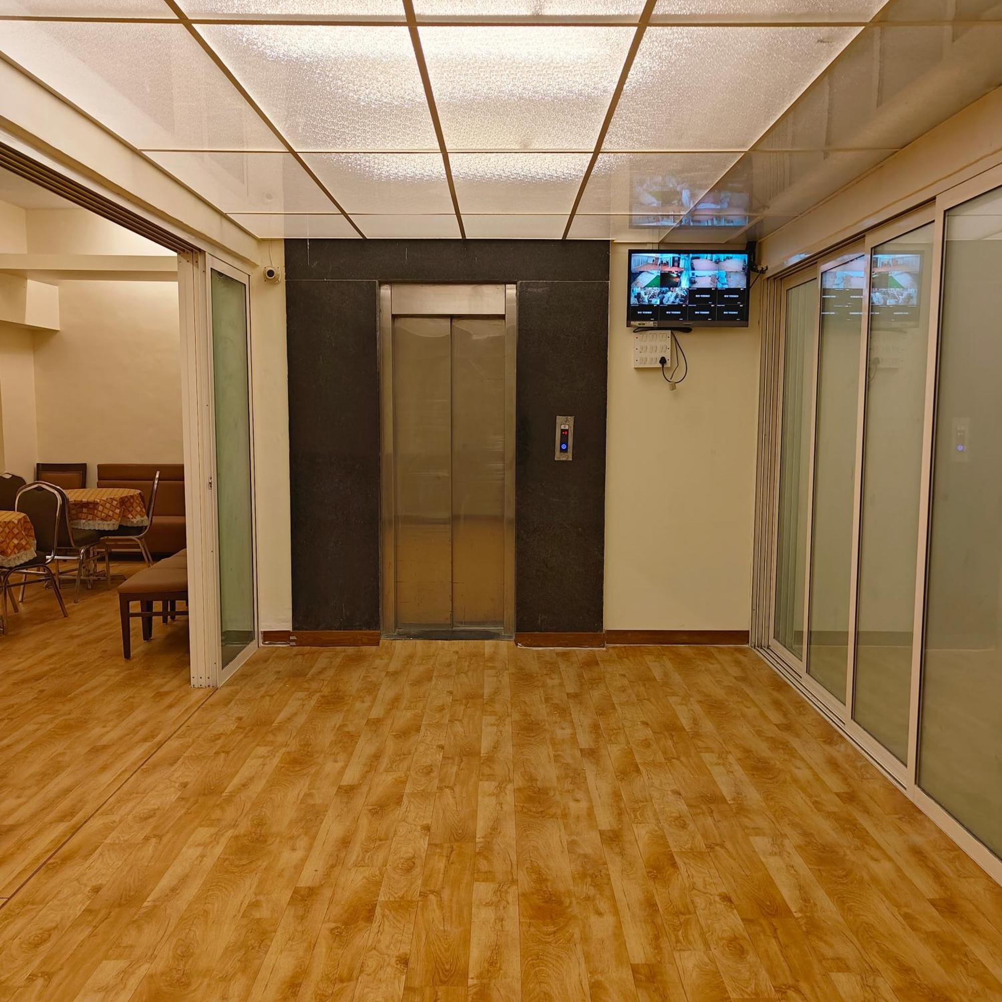 Hotel Tuliip Residency Bombaj Exteriér fotografie